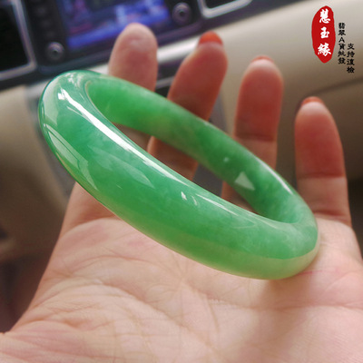 純天然翡翠A貨陽(yáng)綠手鐲 冰糯種滿(mǎn)綠玉鐲的雅致之美
